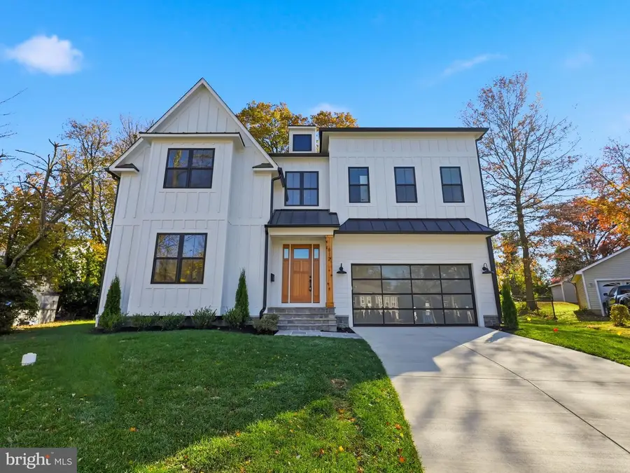 612 Gibson Cir Sw, Vienna, VA 22180 - Image #2