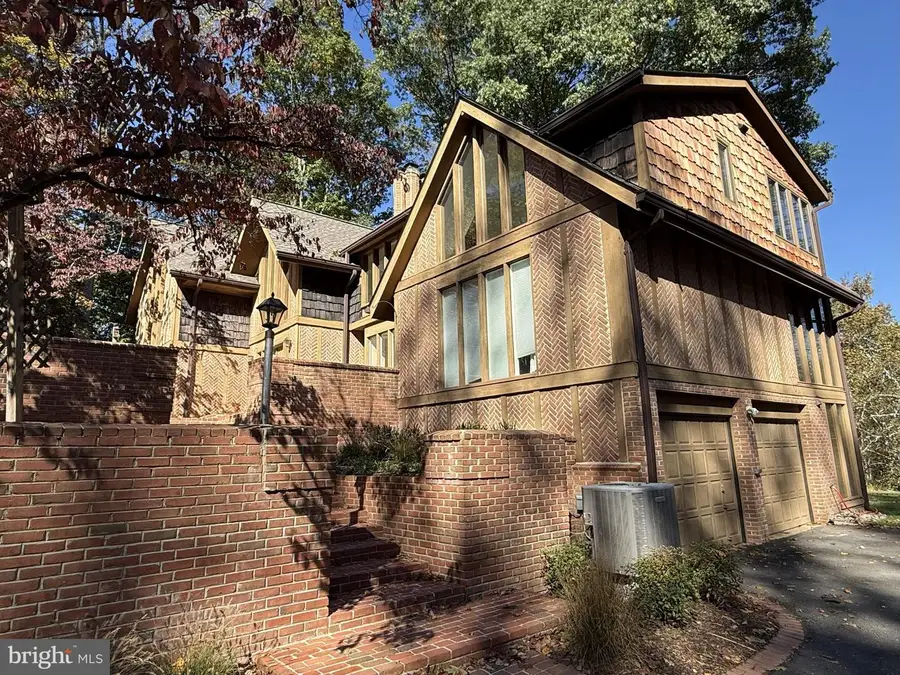 1416 Lady Bird Dr, McLean, VA 22101 - Image #2