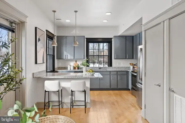 9071 Power House Rd #101, LORTON, VA 22079