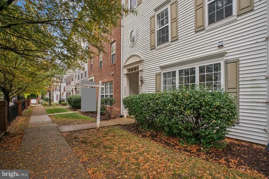 8085 Gatehouse Rd #4, Falls Church, VA 22042 - Image #2