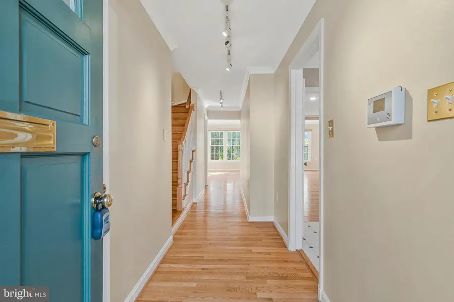 6604 Mclean Ct, McLean, VA 22101 - Image #3