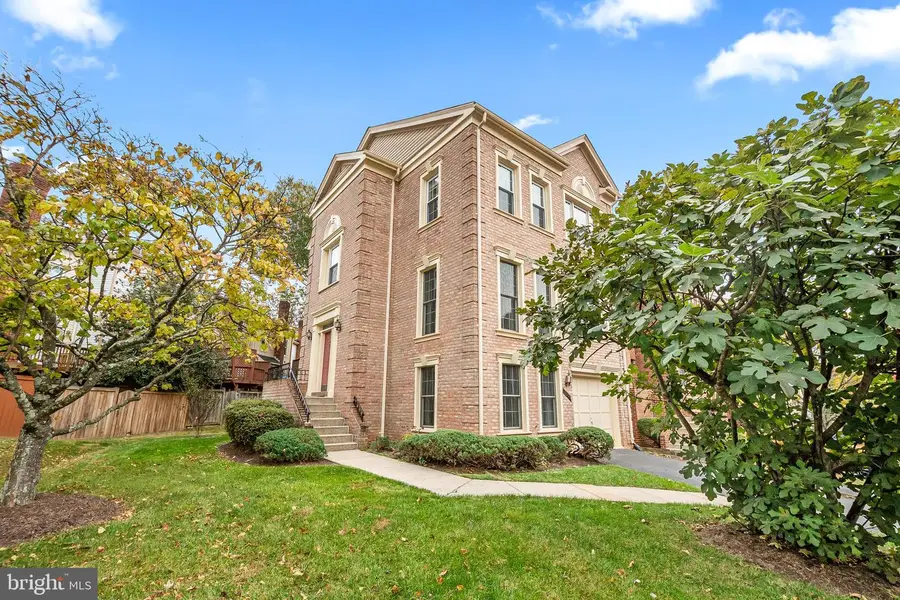 8019 Tanworth Ct, Springfield, VA 22152 - Image #2