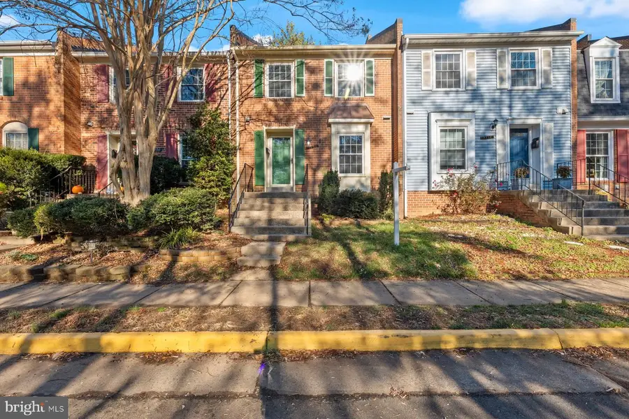 9954 Wood Wren Ct, Fairfax, VA 22032 - Image #2