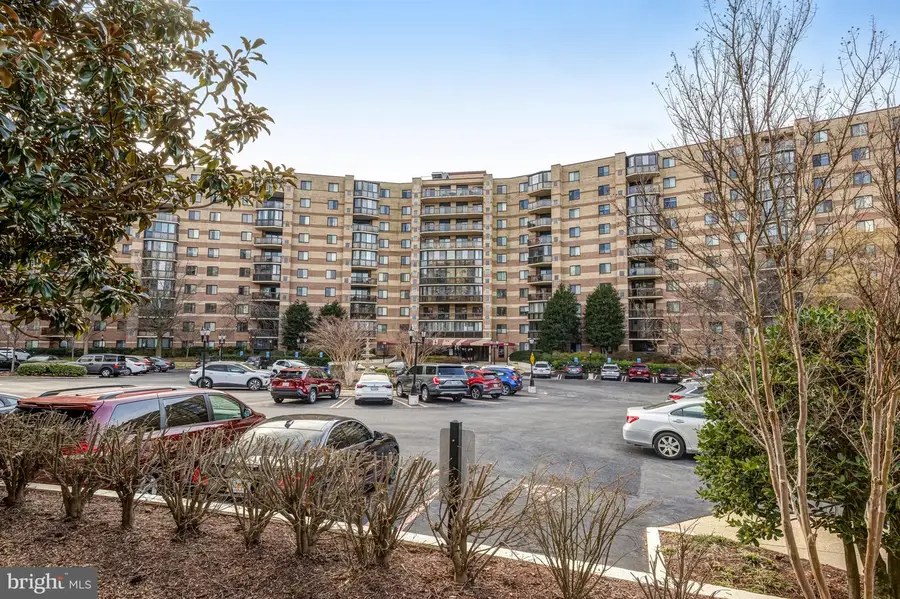 8360 Greensboro Dr #516, McLean, VA 22102 - Image #2