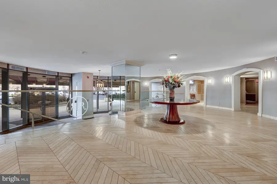 8360 Greensboro Dr #516, McLean, VA 22102 - Image #3