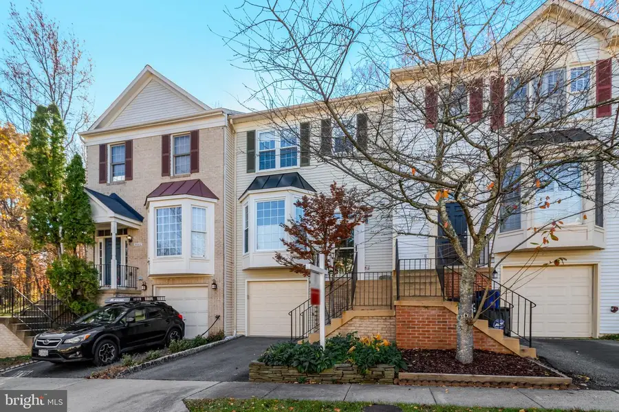 9678 Dutchman Dr, Lorton, VA 22079 - Image #2