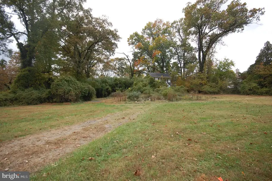 2818 Cedar Ln, Vienna, VA 22180 - Image #3