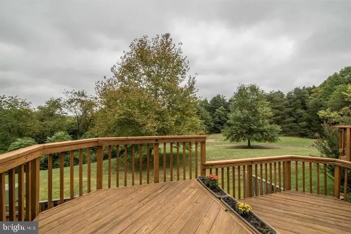 5706 Lofthill Ct, Alexandria, VA 22303 - Image #3