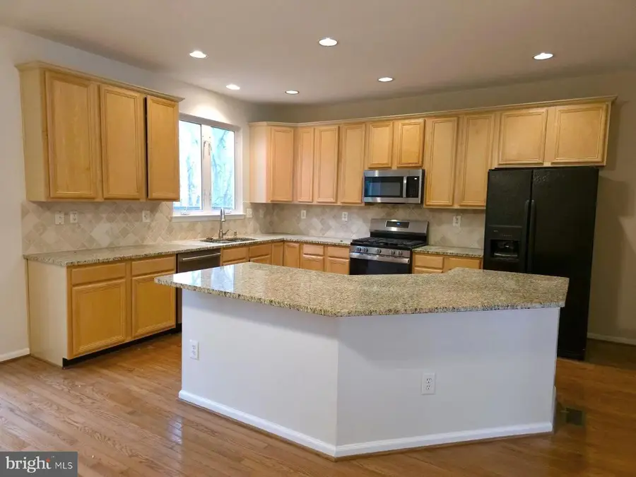 4204 Trumbo Ct, Fair Oaks, VA 22033 - Image #2