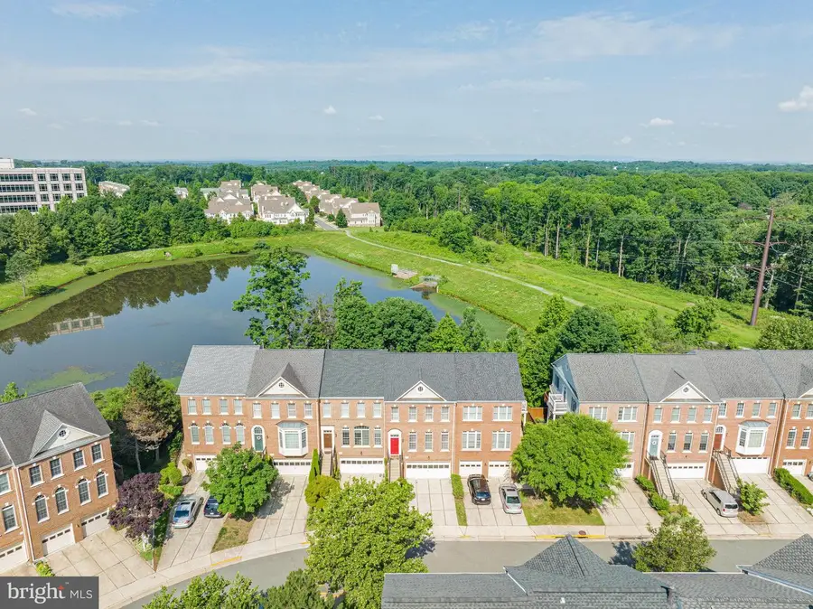 4560 Fair Valley Dr, Fair Lakes, VA 22033 - Image #2