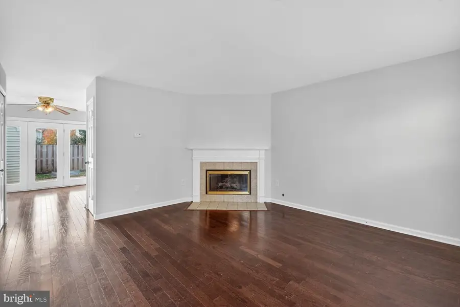 6539 Old Carriage Ln, Alexandria, VA 22315 - Image #2