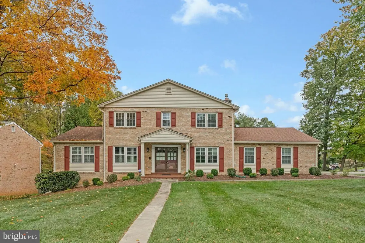 7727 Falstaff Rd, McLean, VA 22102 - Image #1