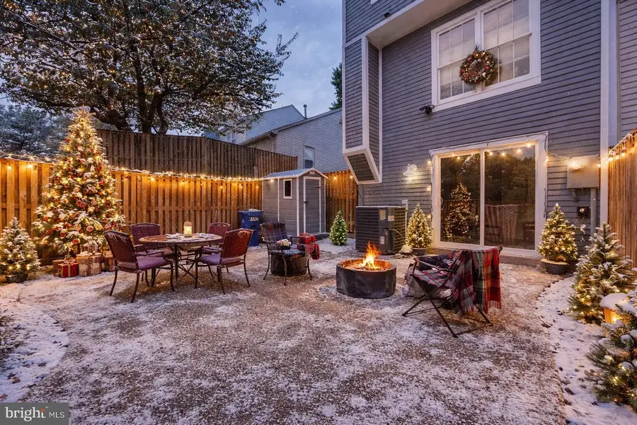 6347 Chimney Wood Ct, Alexandria, VA 22306 - Image #2