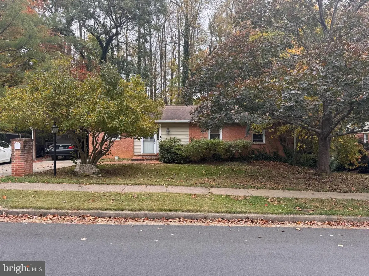 6703 Greenview Ln, Springfield, VA 22152 - Image #1