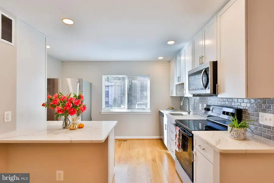 11817 Coopers Ct, Reston, VA 20191 - Image #3