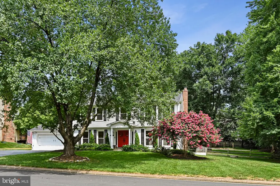 10302 Galpin Ct, Great Falls, VA 22066 - Image #2