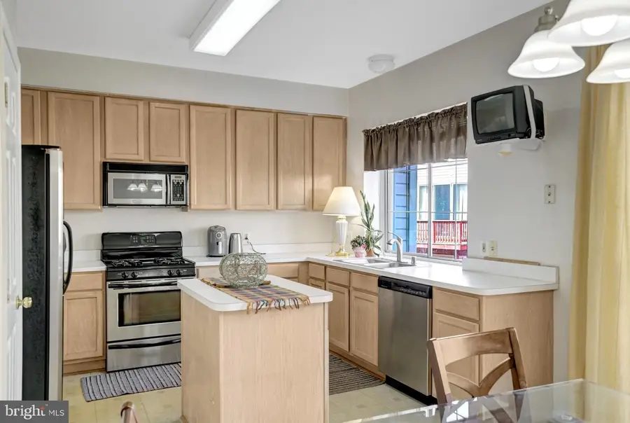 5126 Beauregard St, Alexandria, VA 22312 - #2