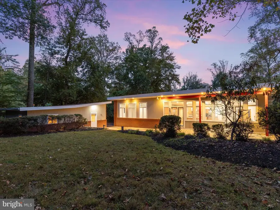 6420 Crosswoods Dr, Falls Church, VA 22044 - Image #2