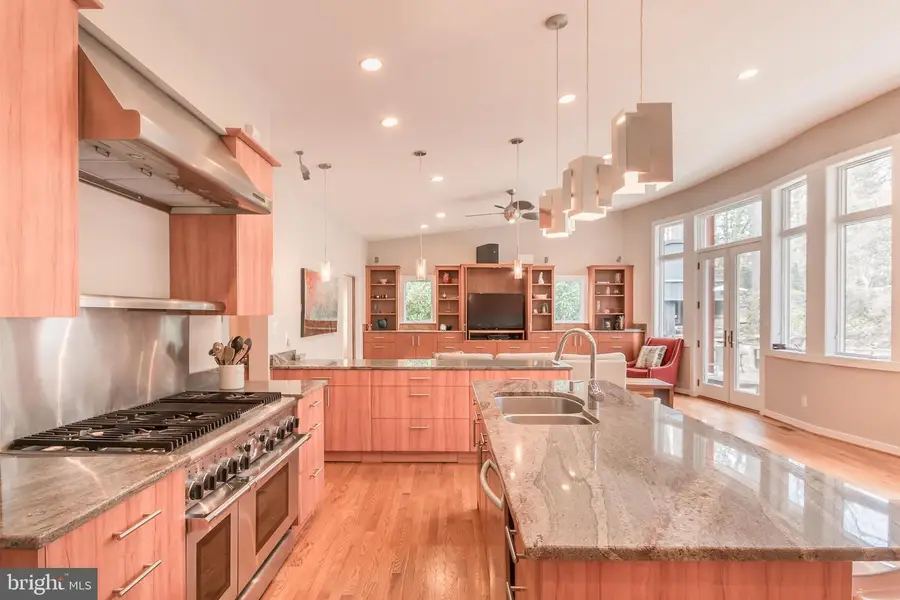 6420 Crosswoods Dr, Falls Church, VA 22044 - Image #3