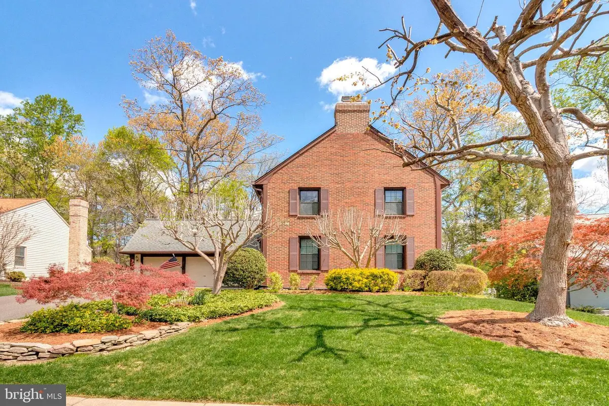 8420 Sweet Pine Ct, Springfield, VA 22153 - Image #1