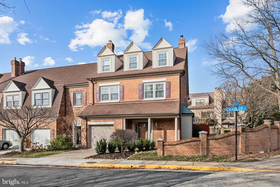 6260 Chaucer Ln, Alexandria, VA 22304 - Image #2