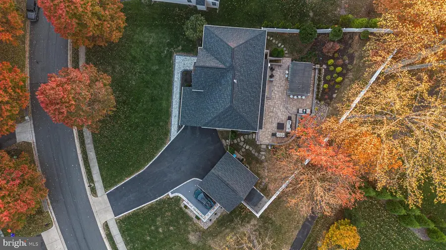 12882 Crouch Dr, Fairfax, VA 22030 - Image #3