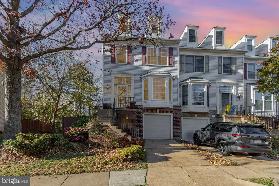 7039 Kings Manor Dr, Alexandria, VA 22315 - Image #2