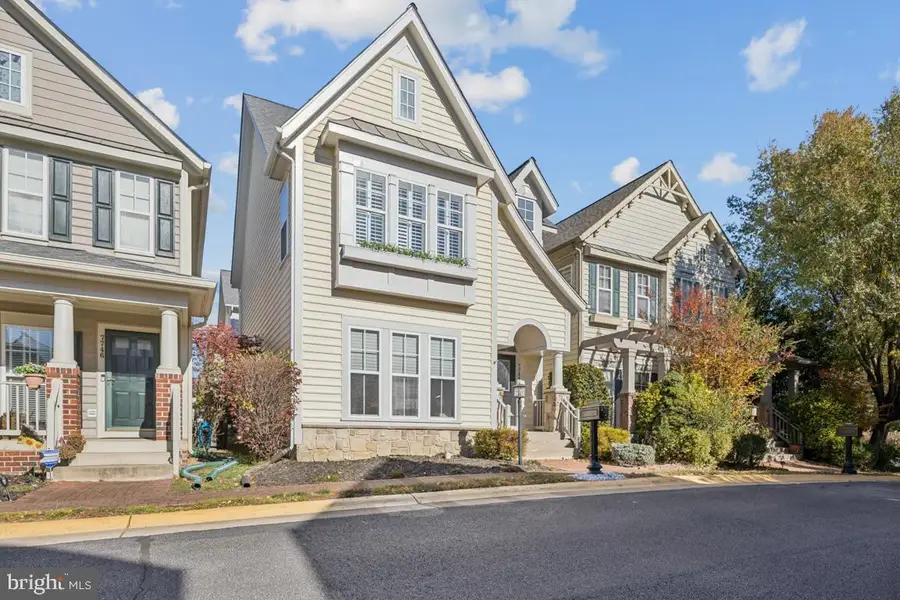 7744 Grandwind Dr, Lorton, VA 22079 - Image #3