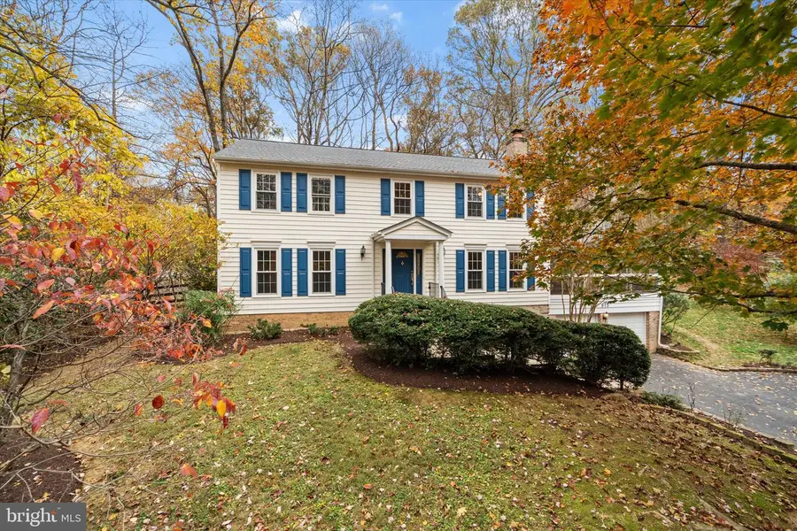 915 Welham Green Rd, Great Falls, VA 22066 - Image #2