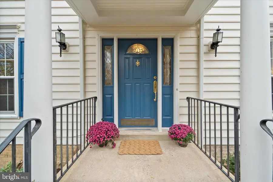 915 Welham Green Rd, Great Falls, VA 22066 - Image #3