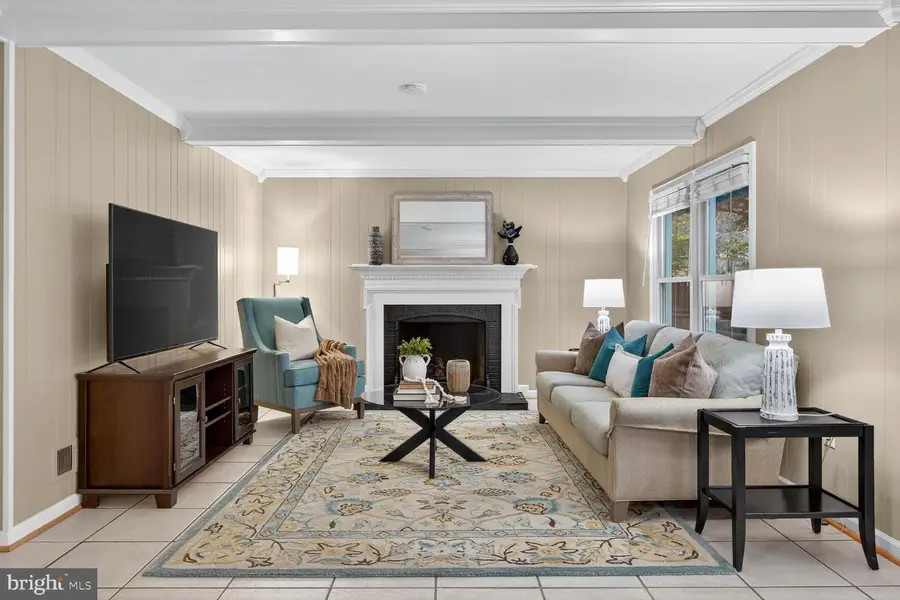 9616 Burnt Oak Dr, Fairfax Station, VA 22039 - Image #2