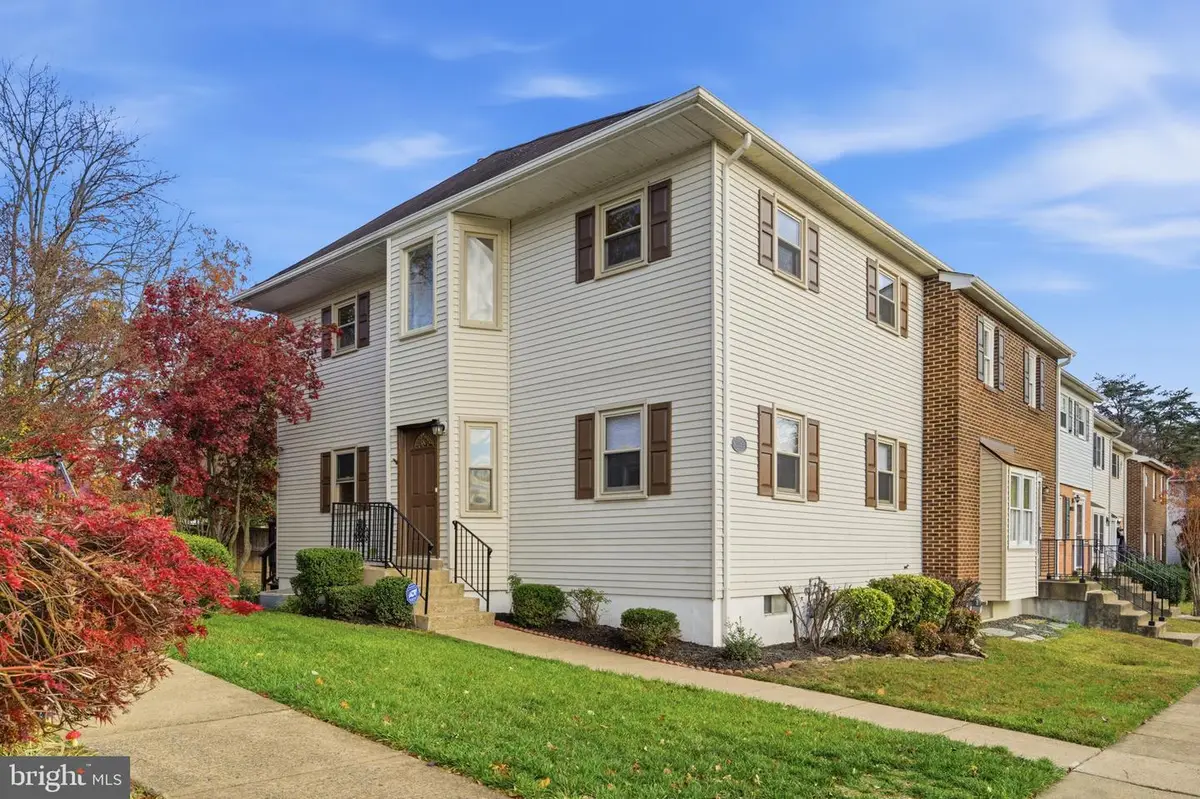 3033 White Birch Ct, Fairfax, VA 22031 - Image #1