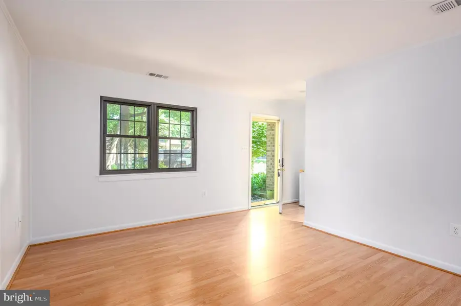 2060 Headlands Cir, Reston, VA 20191 - Image #3