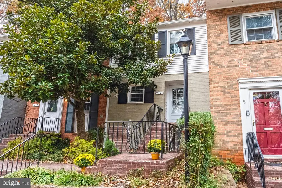 7619 Tiverton Dr, Springfield, VA 22152 - Image #2