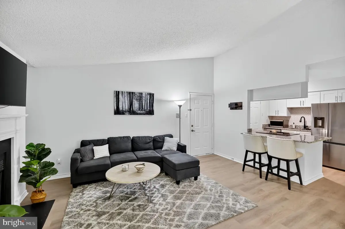 1530 Lincoln Way #302, McLean, VA 22102 - Image #1