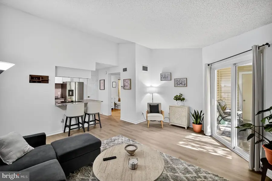 1530 Lincoln Way #302, McLean, VA 22102 - Image #2