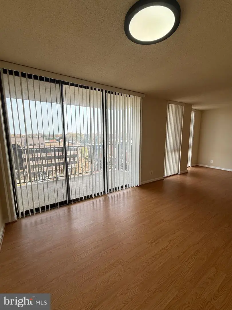 6800 Fleetwood Rd #803, McLean, VA 22101 - Image #1