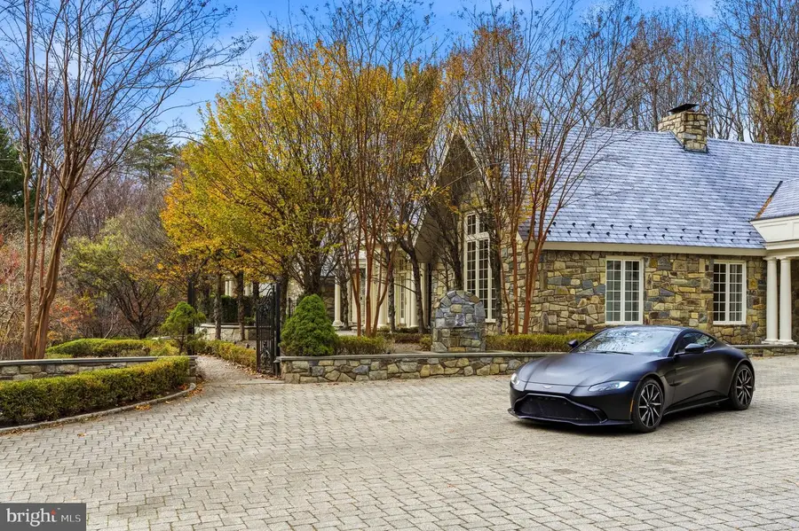 9324 Georgetown Pike, Great Falls, VA 22066 - Image #3