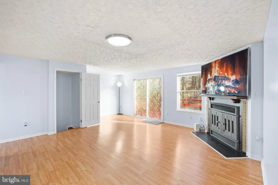 6917 Villa Del Rey Ct, Springfield, VA 22150 - Image #2