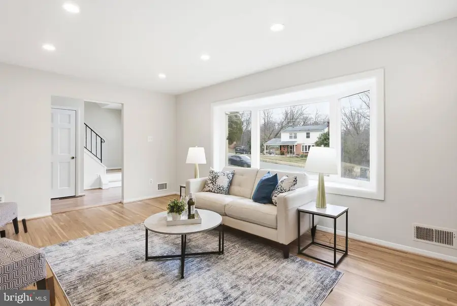 9216 Kristin Ln, Fairfax, VA 22032 - Image #3