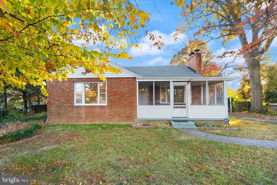 6329 Edgemoor Ln, Alexandria, VA 22312 - Image #2