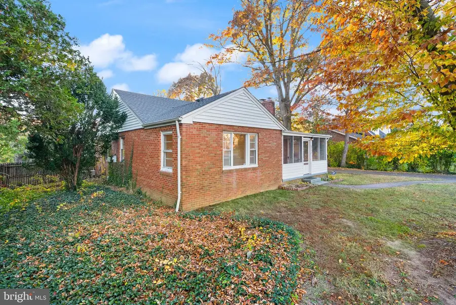 6329 Edgemoor Ln, Alexandria, VA 22312 - Image #3