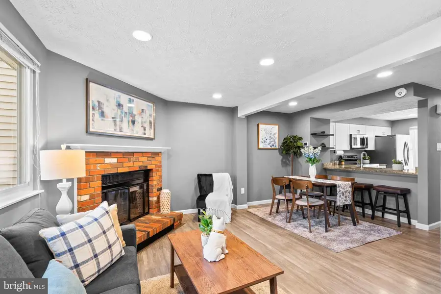 8433 Sugar Creek Ln, Springfield, VA 22153 - Image #3