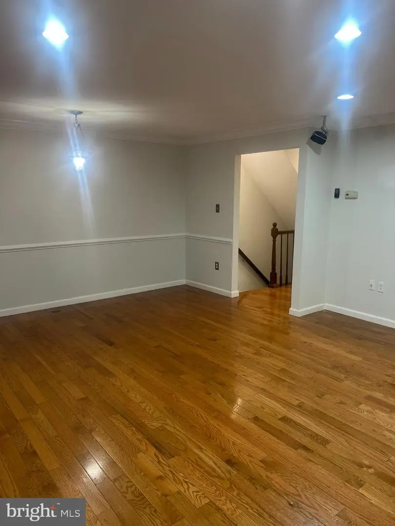 14432 Four Chimney Dr, Centreville, VA 20120 - Image #3