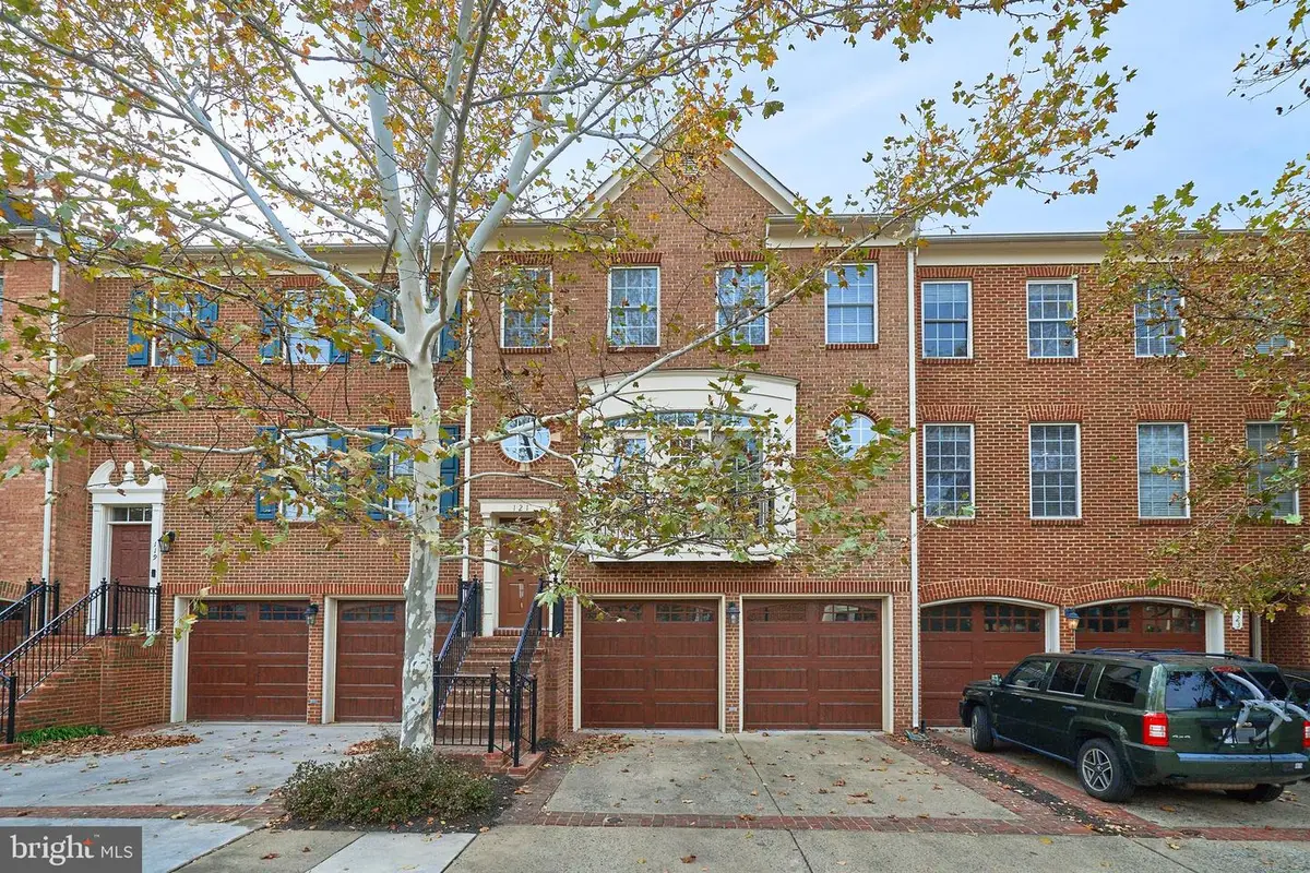 121 Herndon Mill Cir, Herndon, VA 20170 - Image #1