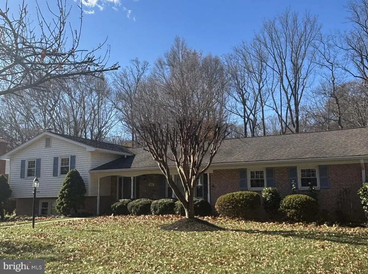 2631 E Meredith Dr, Vienna, VA 22181 - Image #1