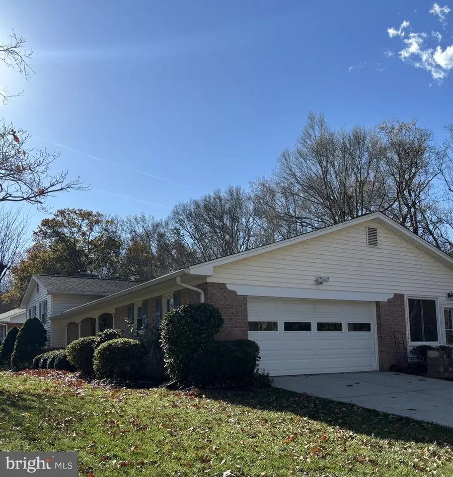 2631 E Meredith Dr, Vienna, VA 22181 - Image #2