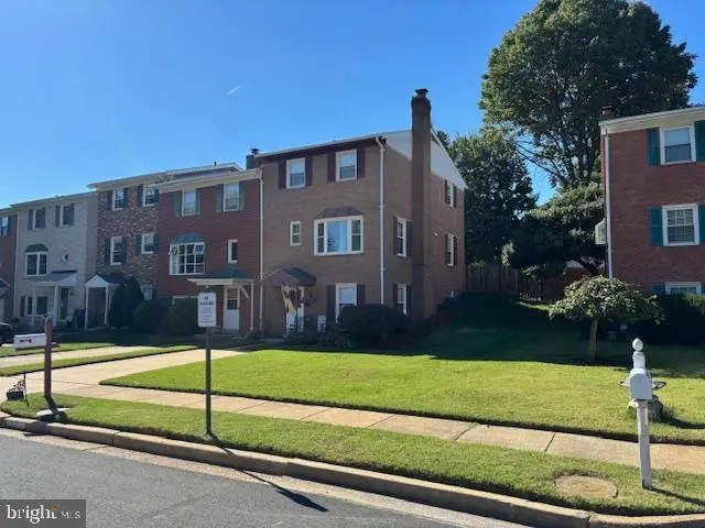 13711 Penwith Ct, Chantilly, VA 20151 - Image #2