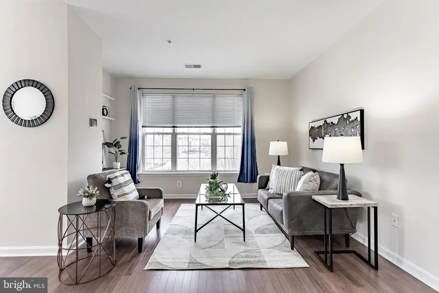 4200 Mozart Brigade Ln #t, Fair Oaks, VA 22033 - Image #3