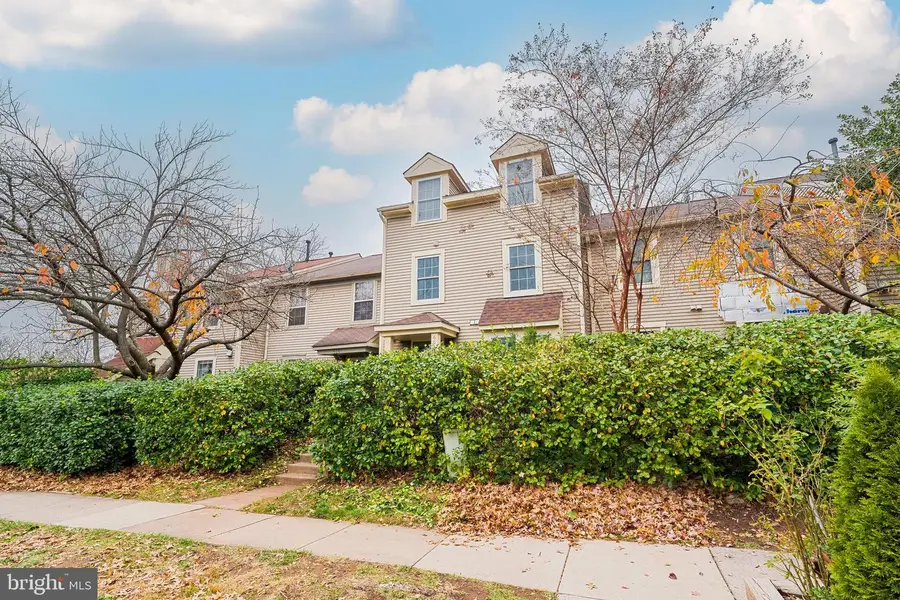 6035 Netherton St, Centreville, VA 20120 - Image #3